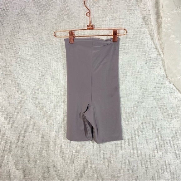 AYM grey high waisted shaya seamless cycling shorts size XXS - Picture 3 of 4